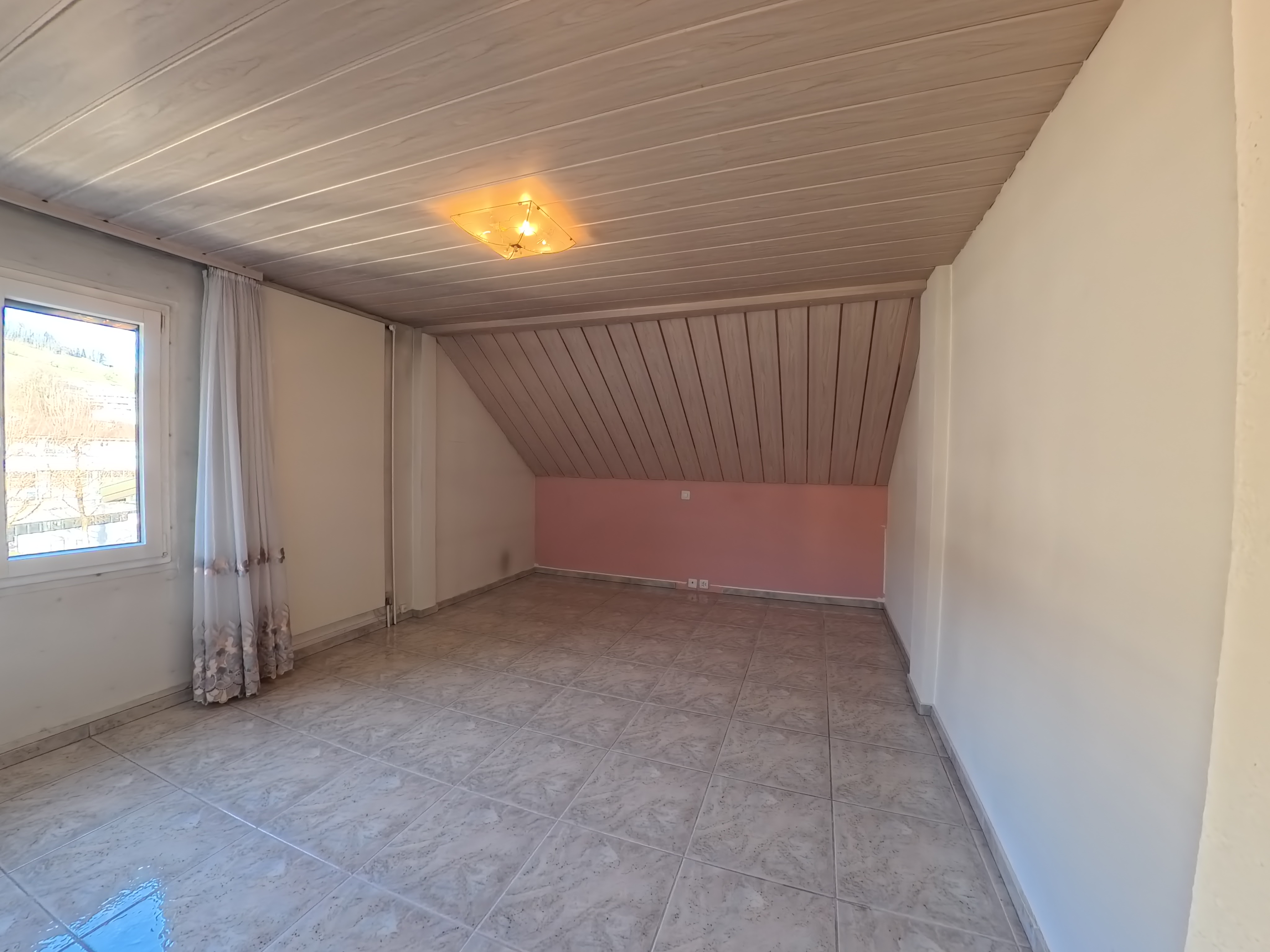 CHARMANT MIT GROSSEM GARTEN—an zentraler Lage - Bild 5