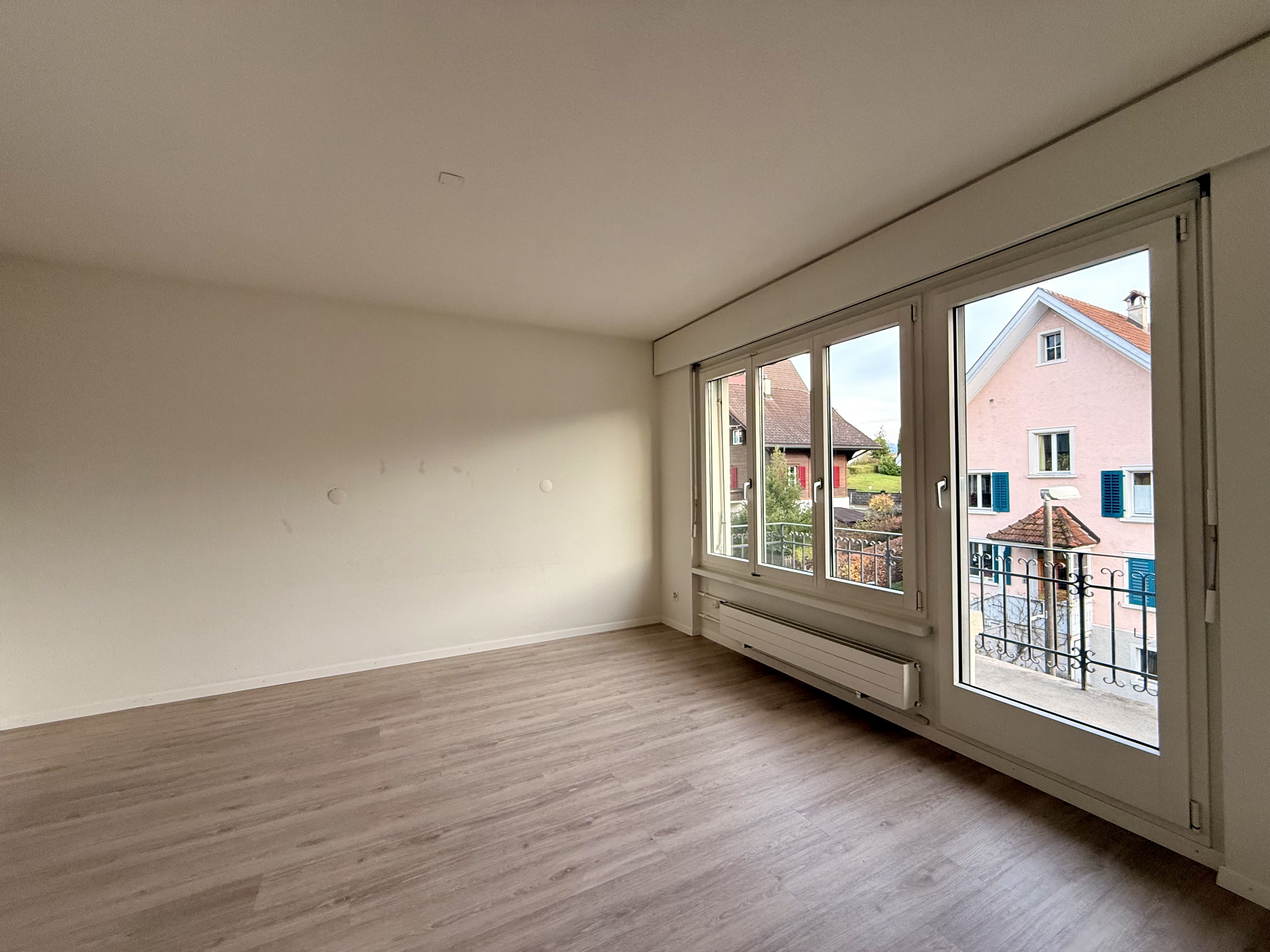 Sonnig und gute Lage, nähe Spital - Bild 4