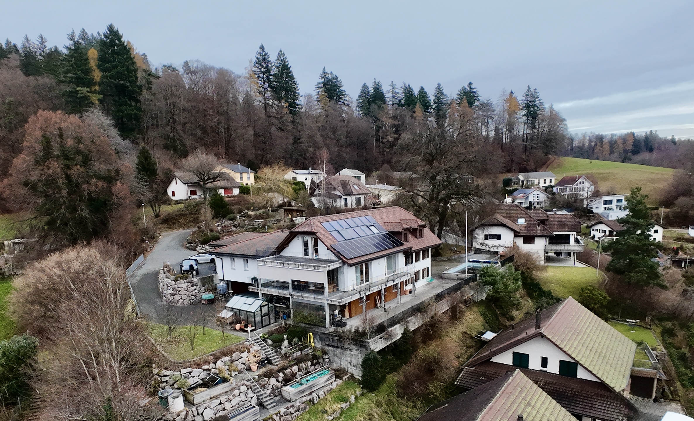 LUXUS, NATUR & PRIVATSPHÄRE AN ERHÖHTER LAGE - Bild 2