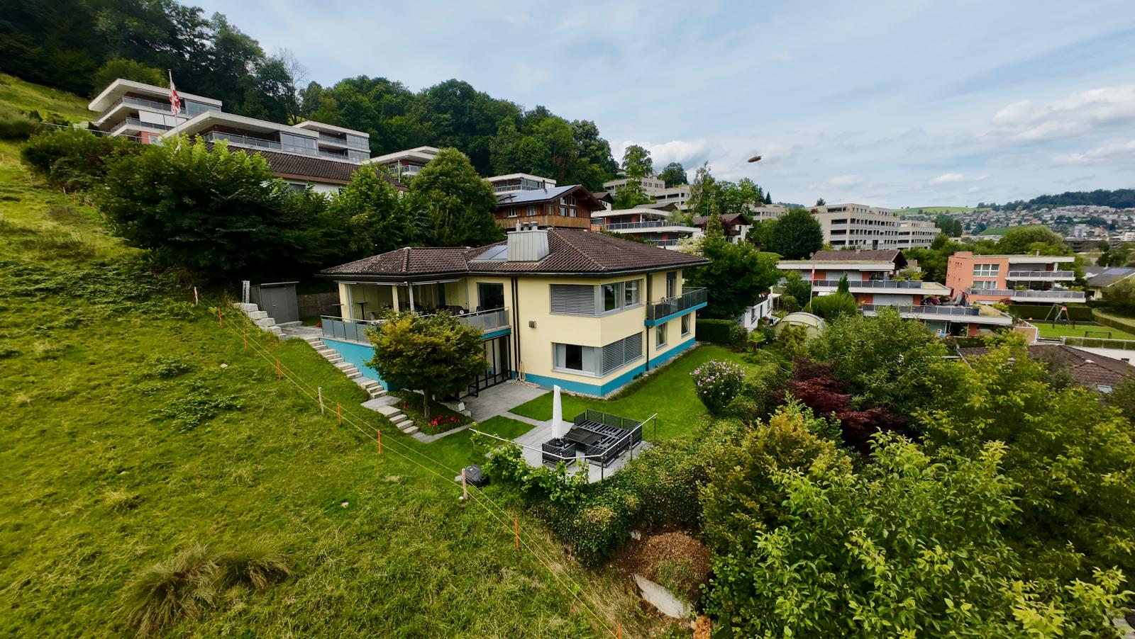 SONNIG, RUHIG & ERHÖHTER LAGE