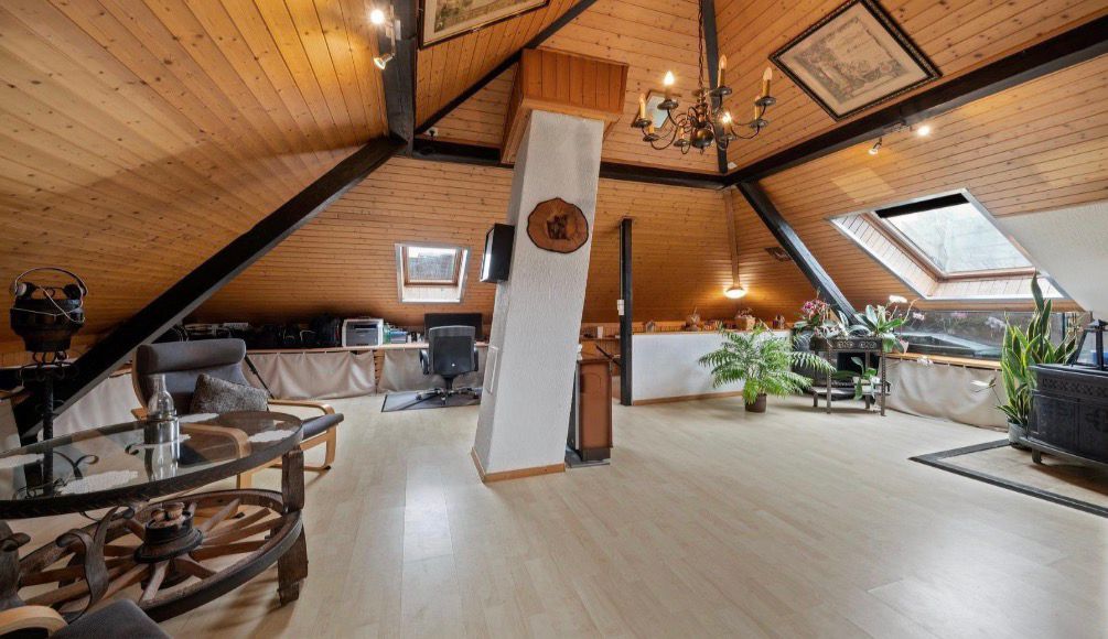 CHARMANTES RENDITEOBJEKT MIT ENTWICKLUNGSPOTZENZIAL - Bild 2