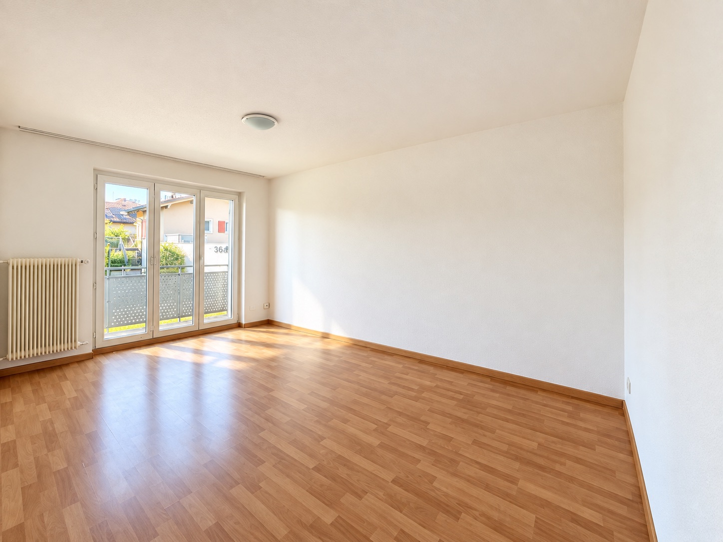 Charmant, Zentral, mit Balkon - Bild 3
