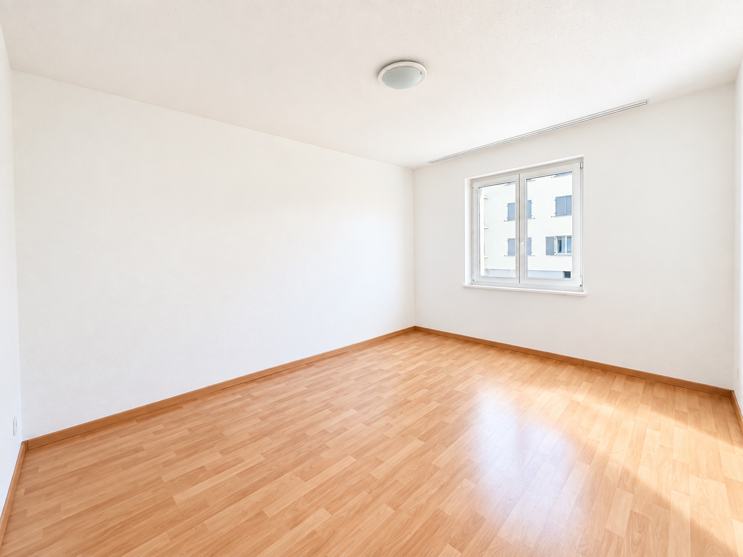 Charmant, Zentral, mit Balkon - Bild 4
